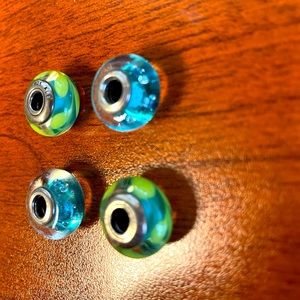 4 aqua Pandora beads